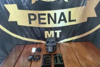Drone entrega celulares em penitenciária de MT após três tentativas e pacote é apreendido Drone entrega celulares em penitenciária de MT após três tentativas e pacote é apreendido